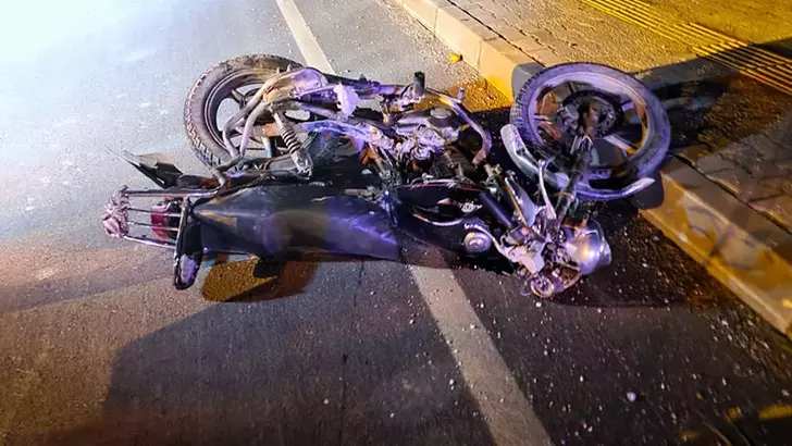 Hatay’da otomobilin çarptığı motosikletteki iki kardeş hayatını kaybetti