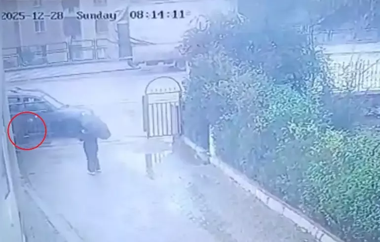 İnegöl’de Hafif Ticari Araca Çarpan Otomobilin Neden Olduğu Kazada 2 Kişi Yaralandı