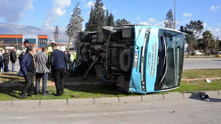 Kahramanmaraş’ta 3 Aracın Karıştığı Kaza: 17 Yaralı