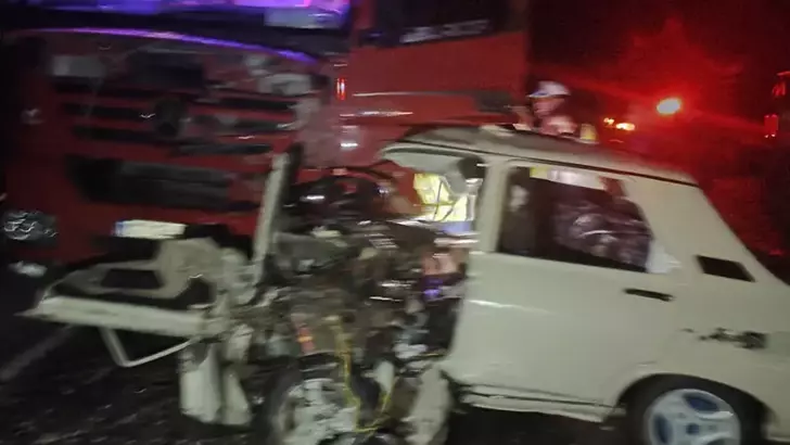 Kahramanmaraş’ta TIR ile Otomobil Kafa Kafaya Çarpıştı: 1 Ölü, 1 Yaralı