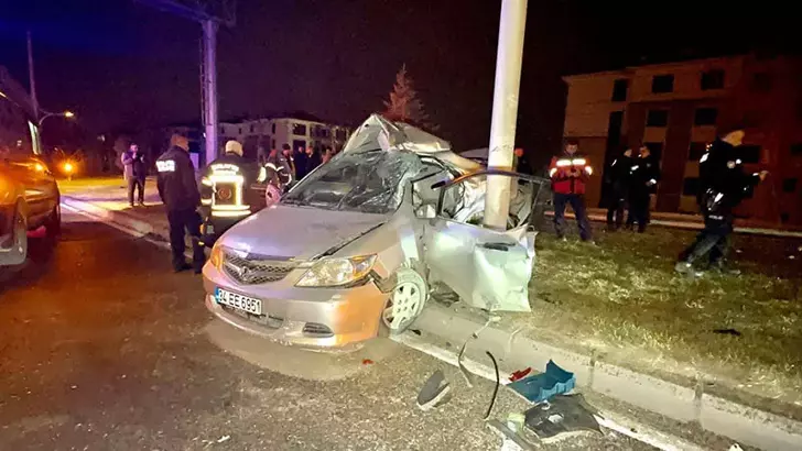Malatya’da Otomobilin Trambüs Direğine Çarptığı Kazada 1 Kişi Hayatını Kaybetti, 1 Kişi Yaralandı