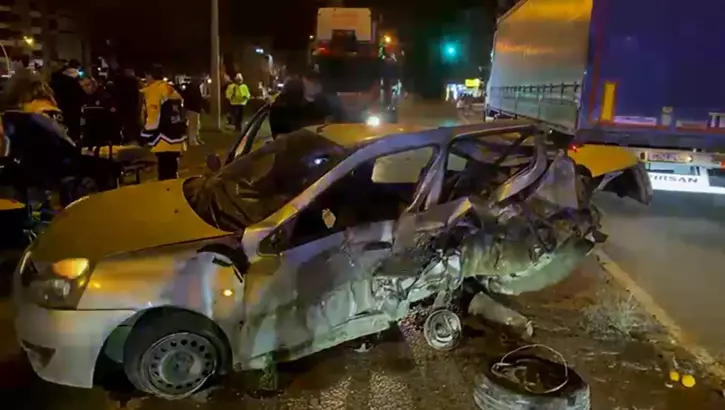 Önündeki Otomobile Arkadan Çarpıp Kaçtı: 2 Uzman Çavuş Yaralı