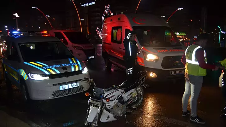 Polisin ‘Dur’ İhtarına Uymayan Çocuk Sürücü Kaza Yaparak Yaralandı