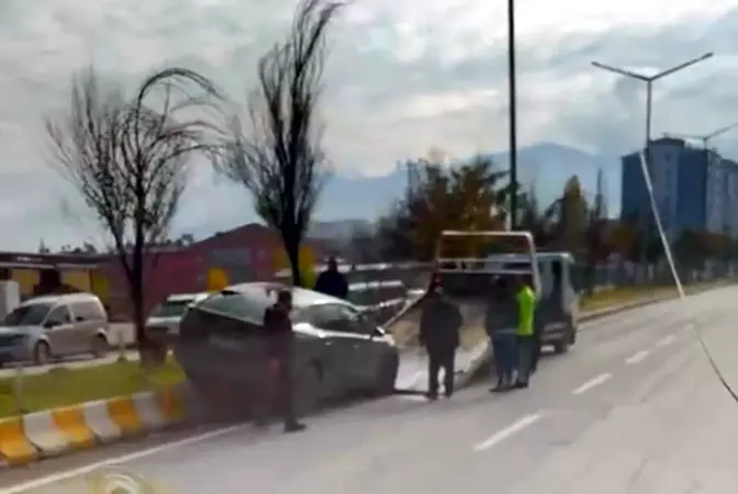 ‘Şırdancı Mehmet’ Olarak Bilinen Fenomenin Kullandığı Otomobil Yayaya Çarptı: Bir Yaralı