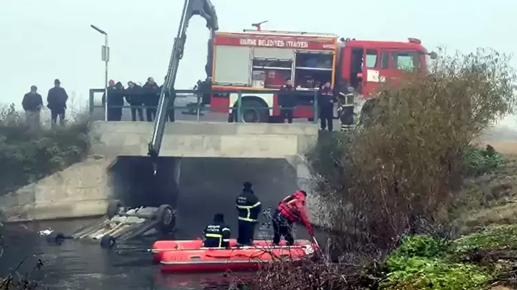 Sisli Havada Dereye Uçan Otomobilde 18 Yaşındaki İsa Hayatını Kaybetti