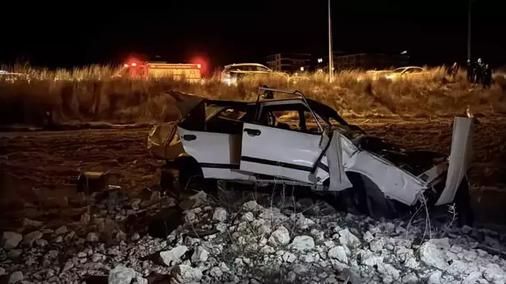 Takla Atan Otomobil Tarlaya Uçtu: 1 Yaralı