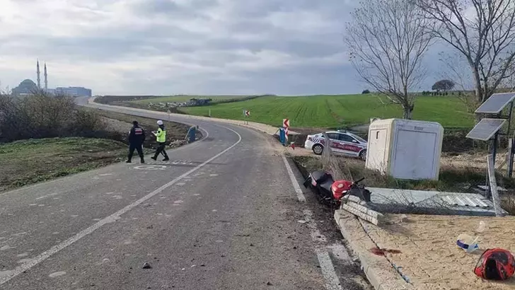 Tekirdağ’da Motosiklet Tel Çite Çarptı: 1 Ölü, 1 Yaralı