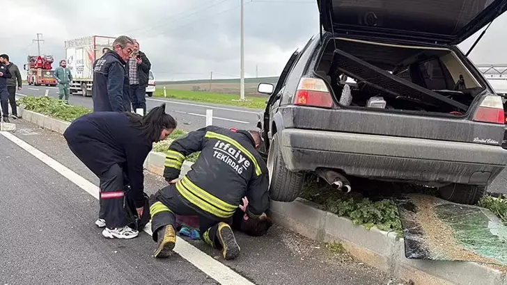 Tekirdağ’da Trafik Kazası: Lastiği Patlayan Otomobil Takla Attı, Sürücü Yaralandı