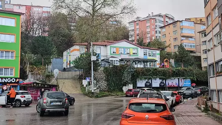 zonguldakta-park-halindeyken-hareket-eden-kamyonet-anaokulu-ogrencisine-carpti-4-yasindaki-sarp-eymen-hayatini-kaybetti"