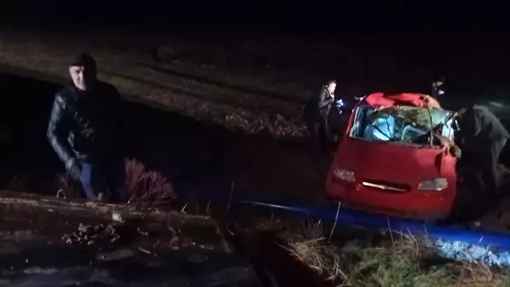 Beypazarı’nda Otomobil Şarampole Uçtu: Aynı Aileden 3 Yaralı