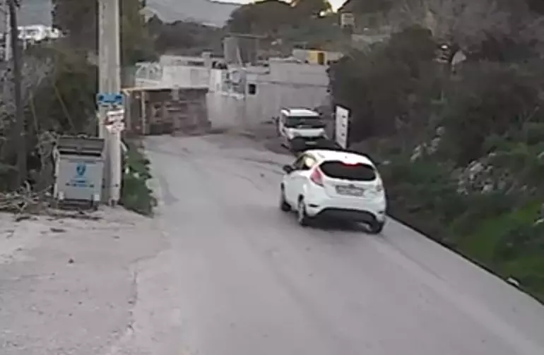 Bodrum’da Hafriyat Kamyonunun Devrildiği Kaza Kameraya Yansıdı