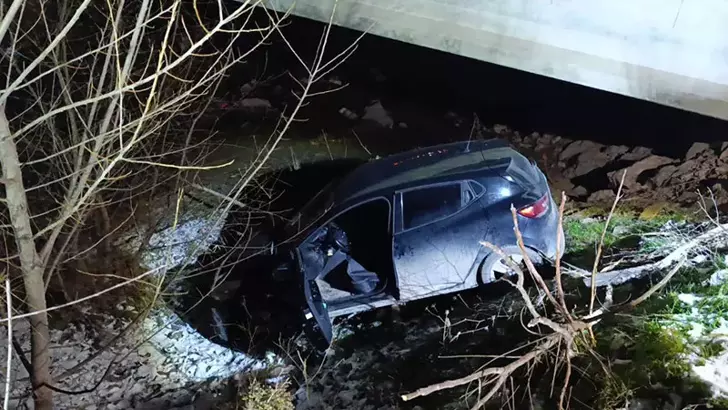 Bursa’da Otomobil Dereye Düştü: 1 Yaralı