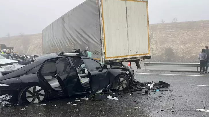 Gaziantep’te 10 aracın karıştığı zincirleme kaza: 2 ölü, 11 yaralı