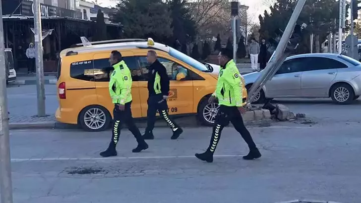 Konya’da Direksiyon Başında Kalp Krizi Geçiren Taksi Şoförü Hayatını Kaybetti