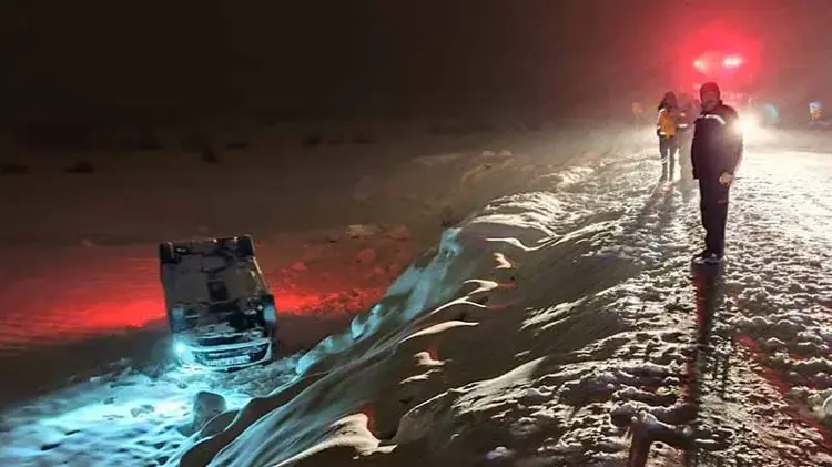 Mardin’de 90 Kırsal Mahallenin Yolu Kardan Kapandı: 5 Kazada 3 Yaralı