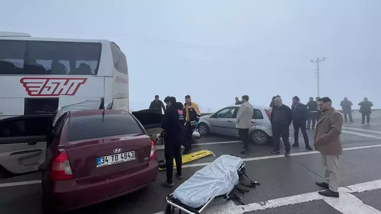 Sivas’ta 4 Araç Zincirleme Kazaya Karıştı: 7 Yaralı