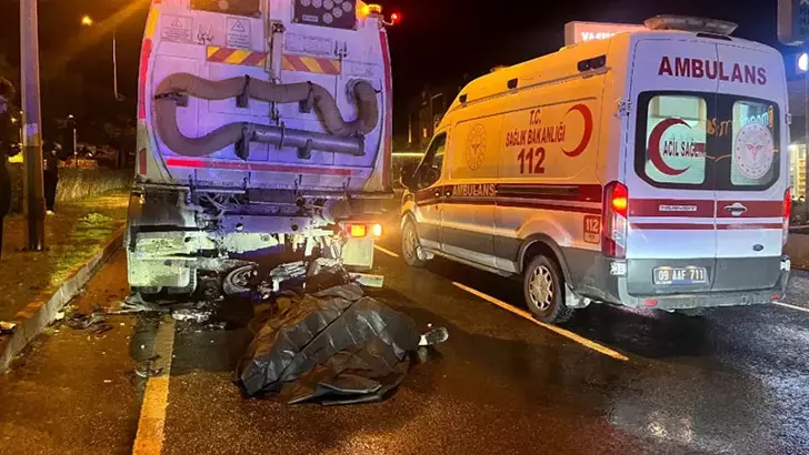 Aydın’da Feci Kaza: Belediye Temizlik Aracına Çarpan Motosiklet Sürücüsü Hayatını Kaybetti