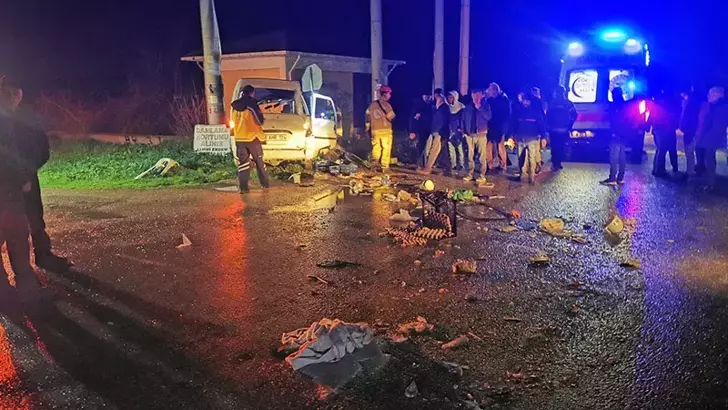 Bursa’da kamyon ile minibüs çarpıştı: 2 yaralı