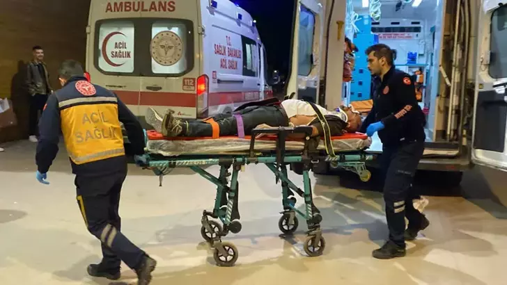 Bursa’da kamyon kasasından düşen işçi yaralandı