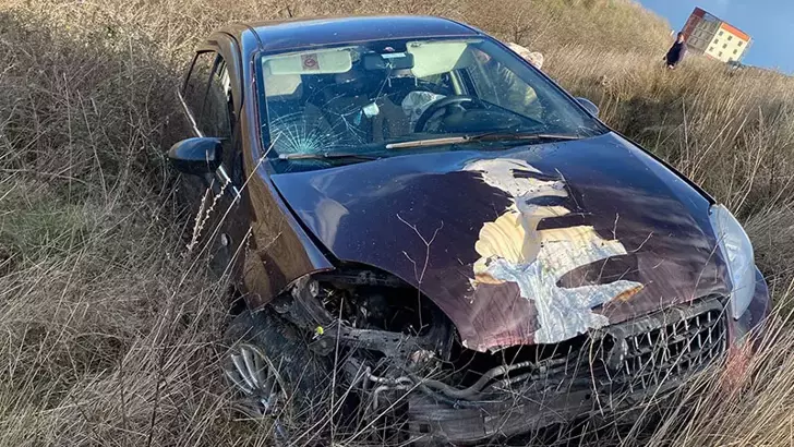 Edirne’de Otomobil Tarlaya Savruldu: 1’i Çocuk 3 Yaralı