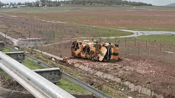 Gaziantep’te Askeri Araç Şarampole Devrildi: 10 Askerimiz Yaralandı