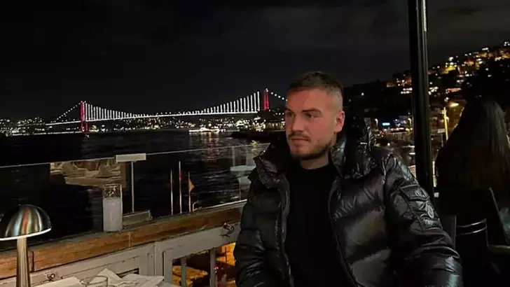 İzmir’de Direğe Çarpan Motosikletin Sürücüsü Hayatını Kaybetti