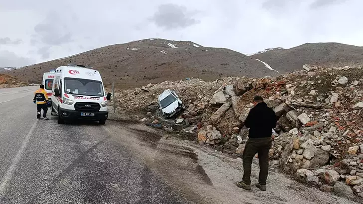 Malatya’da Takla Atan Otomobilde 5 Kişi Yaralandı