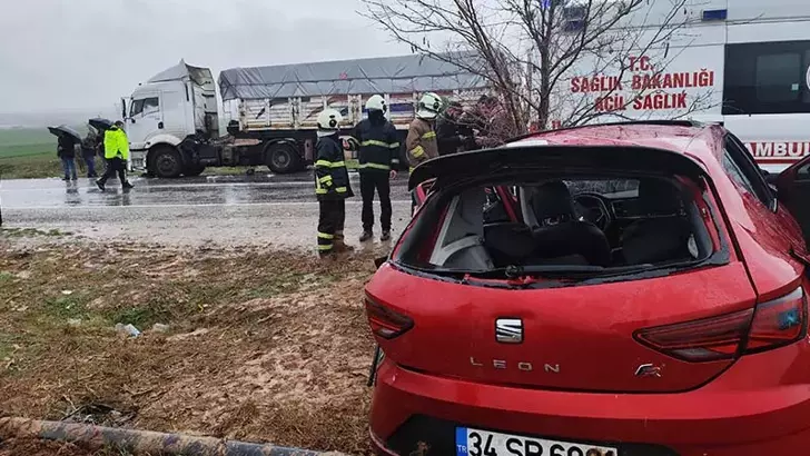 Mardin’de Otomobil ile TIR Çarpıştı: 2 Ölü, 3 Yaralı