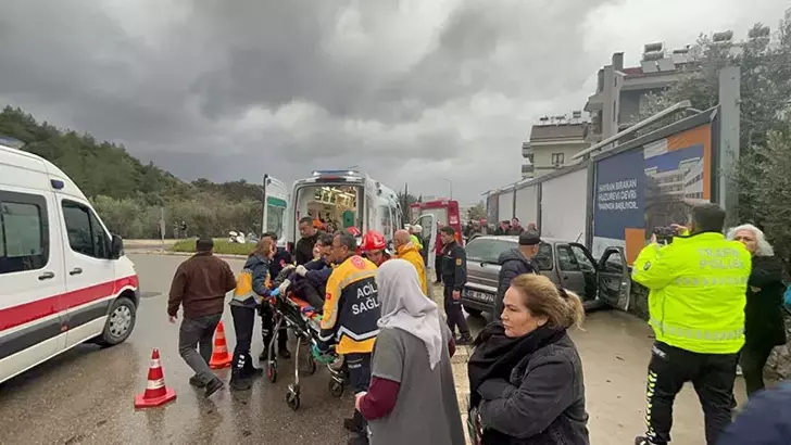 Otomobil İstinat Duvarına Çarptı: 1 Ölü, 3 Yaralı