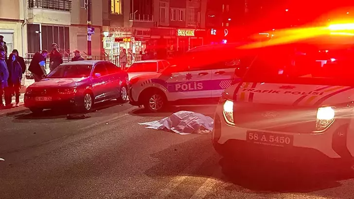 Teravih Namazına Giden Gelin ve Kaynanaya Otomobil Çarptı: 1 Ölü, 1 Yaralı