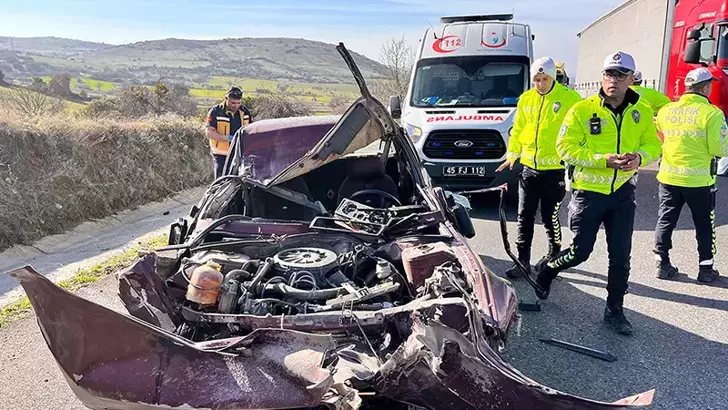 TIR’a Arkadan Çarpan Otomobil 150 Metre Sürüklendi: 1 Yaralı