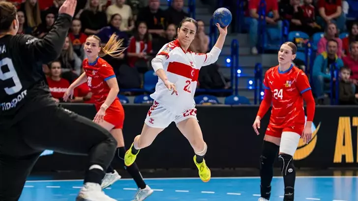 A Milli Kadın Hentbol Takımı, EHF EURO Cup’ta Çekya’ya 36-24 Mağlup Oldu