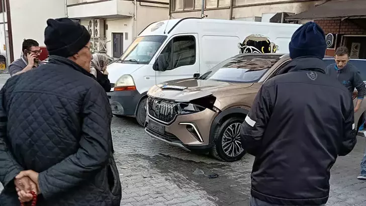 Ankara’da Otoparkta Fren Yerine Gaza Bastı: 5 Araç Hasar Gördü