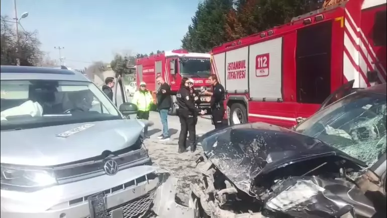 Arnavutköy’de Kafa Kafaya Çarpışma: 1 Ölü, 2 Yaralı