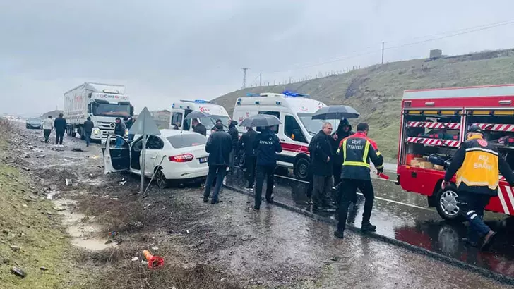 Bingöl’de otomobil devrildi: 1 kişi hayatını kaybetti, 2 kişi yaralandı