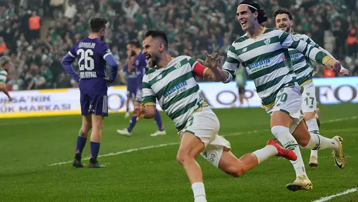 Bursaspor İkinci Yarıda Açıldı: Timsah Zirve Yürüyüşünü Sürdürüyor!
