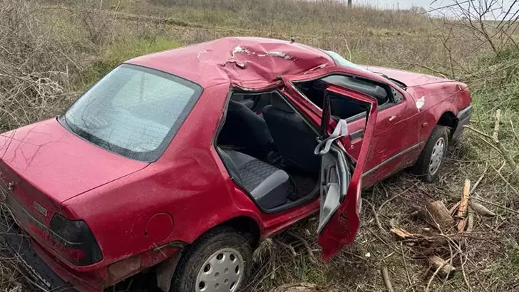 Edirne’de Peş Peşe Kaza: Kontrolden Çıkan Araçlar Takla Attı, 4 Yaralı