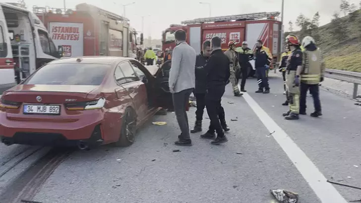 Eyüpsultan TEM Otoyolu’nda zincirleme kaza: 1 ölü, 1 yaralı