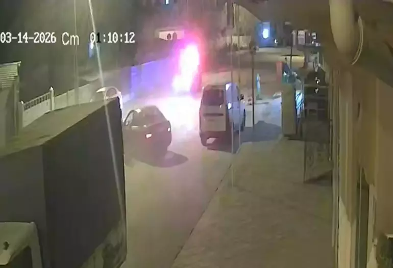 Iğdır’da Polisten Kaçan Sürücü Motosiklete Çarptı: Belediye İşçisi Yaralandı