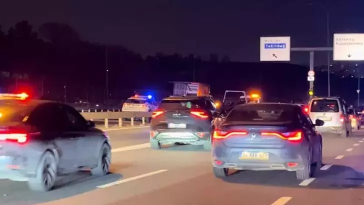 Küçükçekmece’de Zincirleme Trafik Kazası: 1 Yaralı