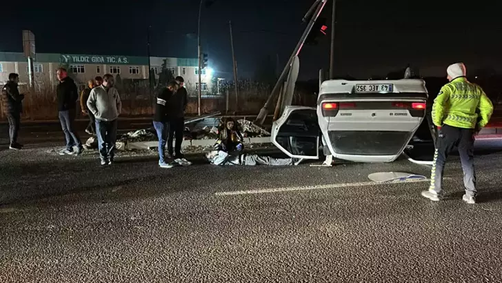 Kütahya’da Takla Atan Otomobilin Sürücüsü Yaralandı