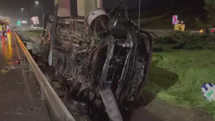 Kuzey Marmara Otoyolu'nda Can Pazarı: Minibüs Bariyerleri Aşıp Takla Attı, 1 Ölü