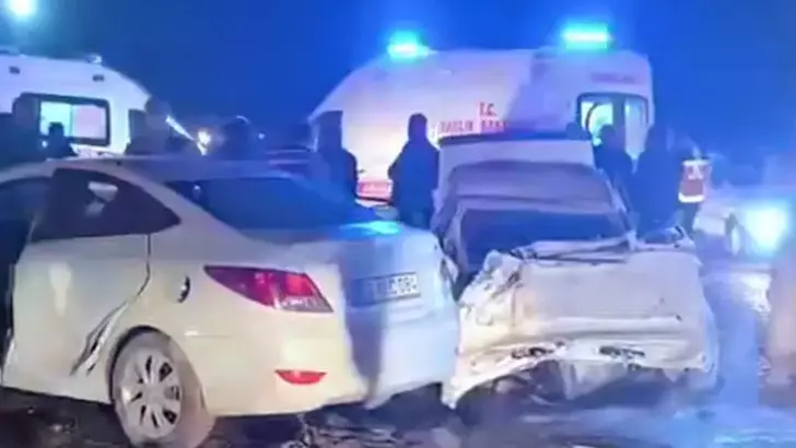 Şanlıurfa’da İki Ayrı Trafik Kazası: Biri Çocuk 2 Kişi Hayatını Kaybetti, 13 Yaralı