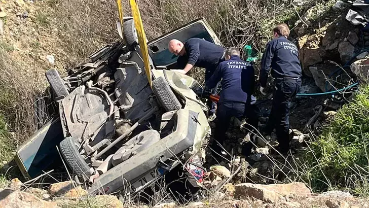 Tavşanlı'da Katliam Gibi Kaza: Taş Ocağı Çukuruna Uçan Otomobilde 2 Ölü, 1 Yaralı