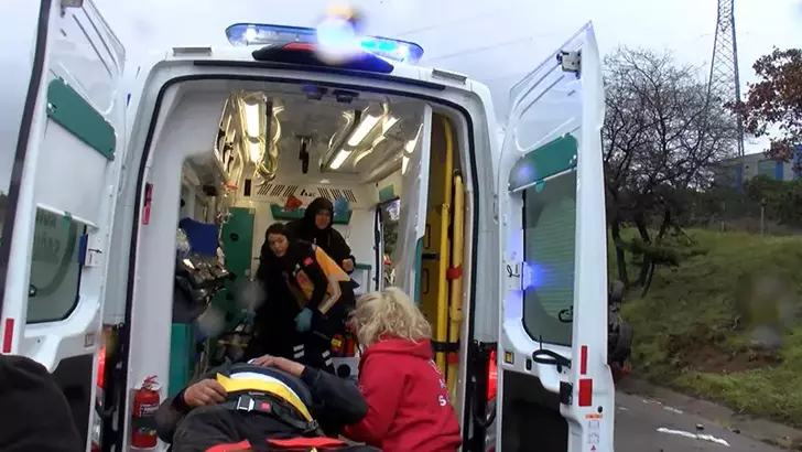 Tuzla TEM’de Zincirleme Facia: Takla Atan Araca Başka Bir Otomobil Çarptı, 7 Yaralı