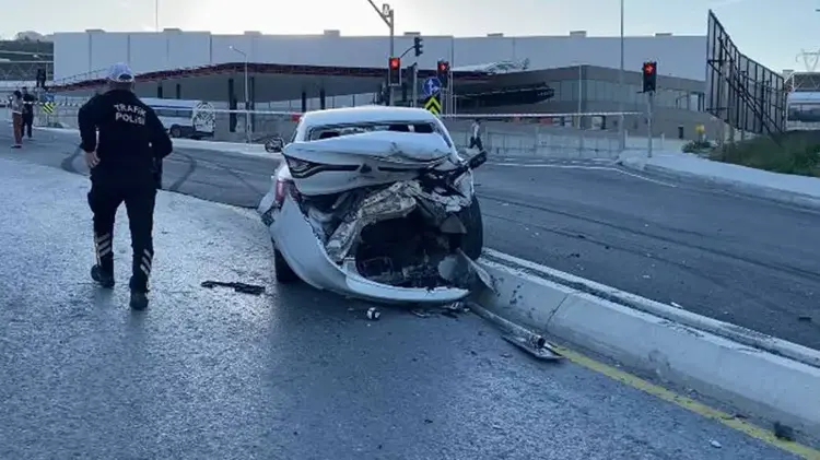 Başakşehir’de Kamyonet Dehşet Saçtı: 5 Araçlı Zincirleme Kaza!
