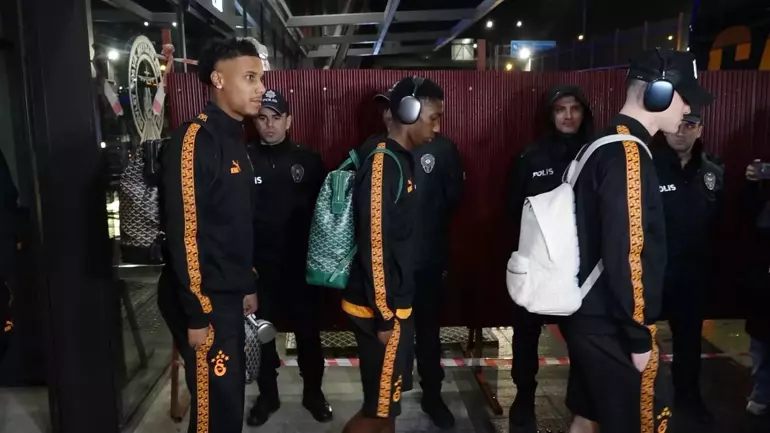 Galatasaray Kafilesi Dev Maç İçin Trabzon’a Ulaştı