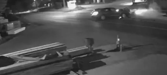 Sapanca’da Gece Yarısı Dehşeti: Yola Aniden Çıkan Otomobil Kazayı Getirdi!