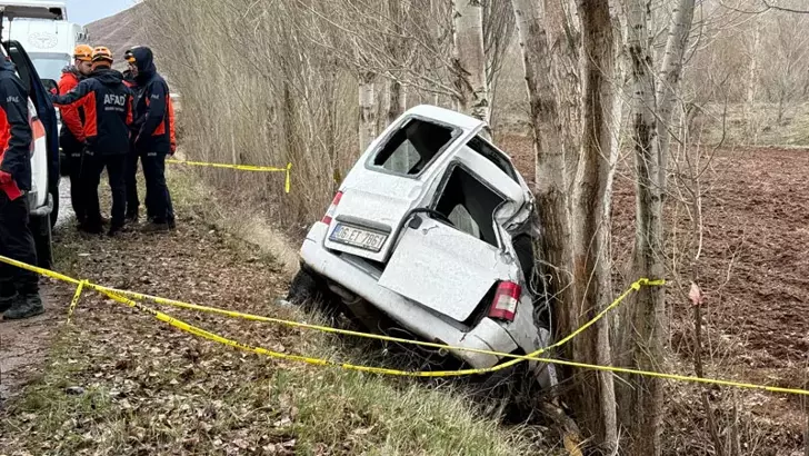 Sivas’ta Yürek Yakan Kaza: Kanser Hastası Babasını Hastaneye Götüren Aile Yok Oldu (3 Ölü)