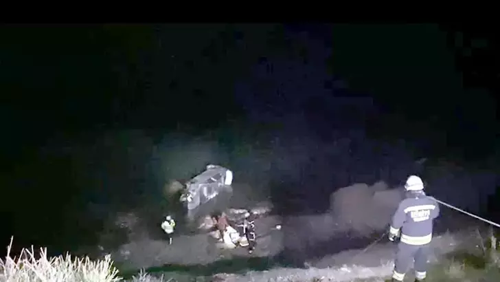 Tekirdağ'da Korkutan Kaza: Uçurumdan Deniz Kenarına Düşen Otomobilde 3 Yaralı